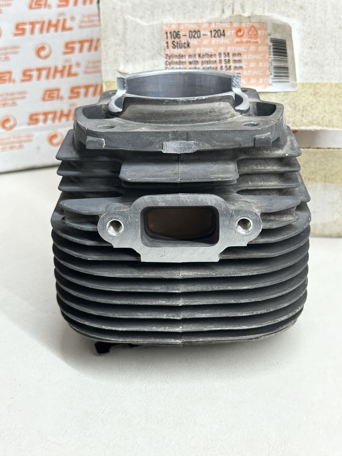 STIHL OEM CYLINDER WITH PISTON KIT 1106 020 1204 070 090G D58 58MM CHAINSAW