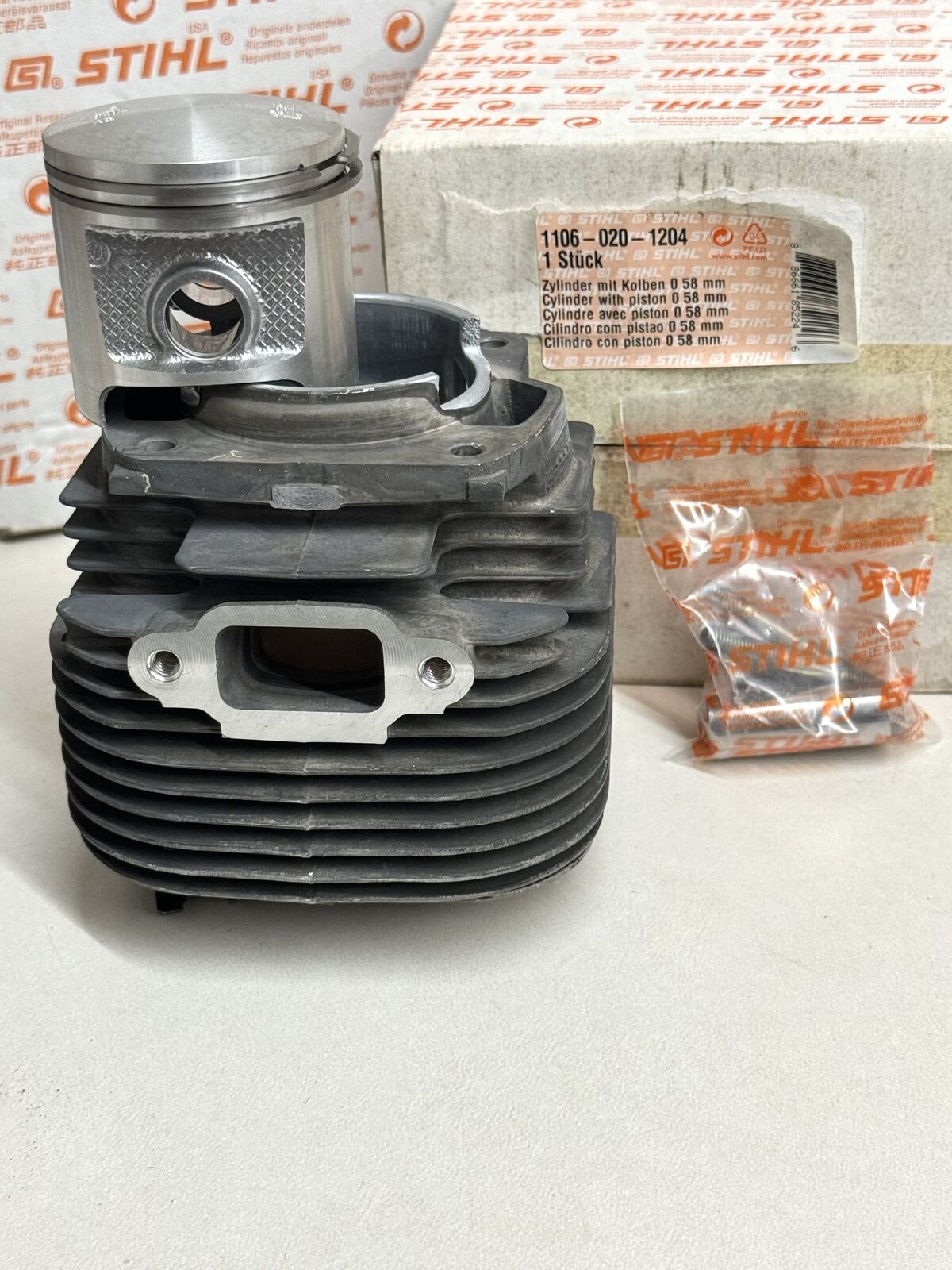 STIHL OEM CYLINDER WITH PISTON KIT 1106 020 1204 070 090G D58 58MM CHAINSAW